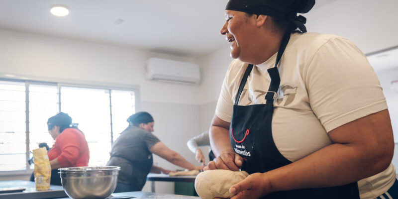 Apoyado Por El Municipio, La Cocina Escuela Solidaria Del Banco De Alimentos De Córdoba Capacita A Comedores Y Merenderos