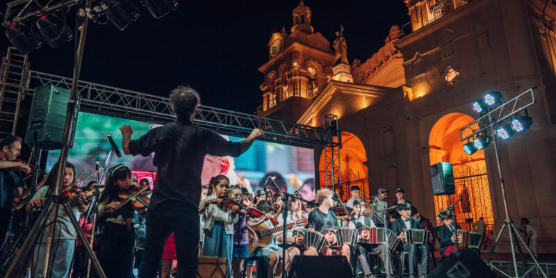 La Explanada De La Catedral Se Convertirá En Un Escenario A Cielo Abierto: Jairo, Nahuel Pennisi Y Ahyre En Tres Noches únicas