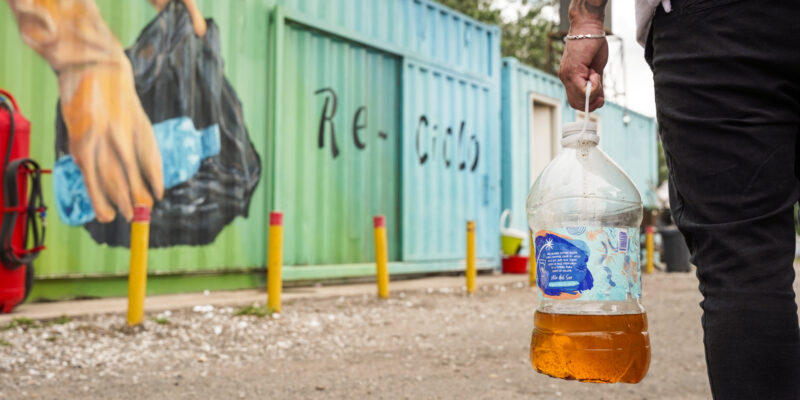 Los CPC, Centros Verdes Y CTR De La Ciudad Reciben Aceite Para Ser Recuperado