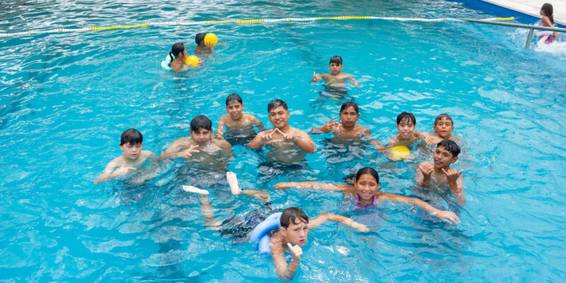 “Tu Barrio En La Pile”: 30 Instituciones Disfrutan De Las Piletas De Los Parques Educativos