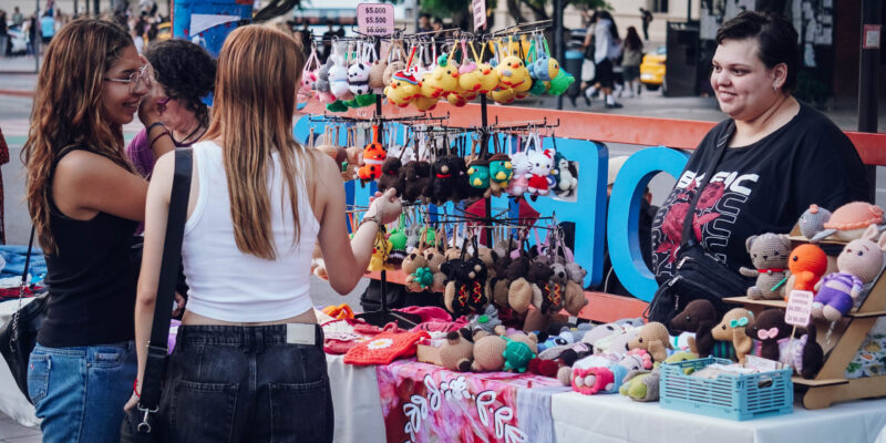 Segunda Feria De Economía Circular En La Plaza Vélez Sársfield