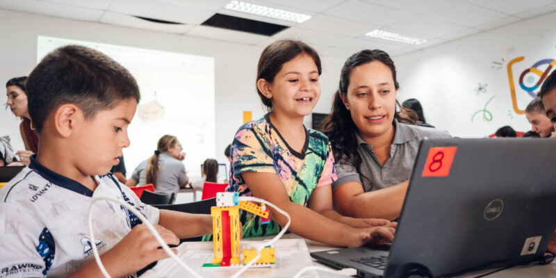 Clubes De Robótica LEGO: Niños Y Niñas Podrán Diseñar, Programar Y Construir Sus Propios Robots