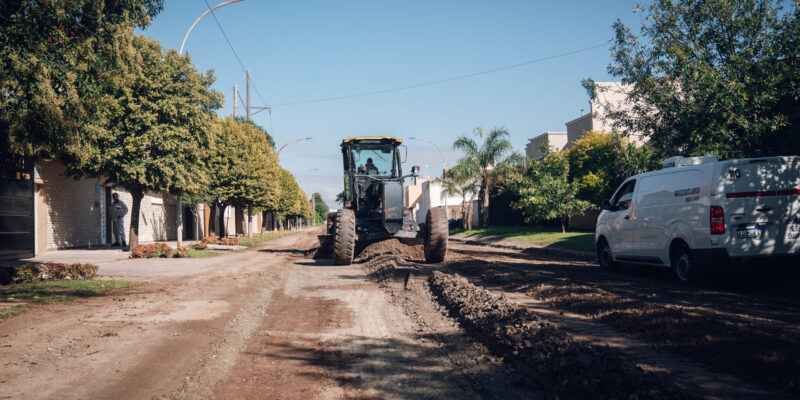 Refuerzan El Mantenimiento De Calles De Tierra En Los Barrios De La Ciudad Luego De Las Intensas Lluvias Del Fin De Semana