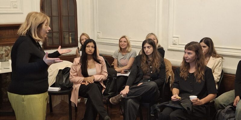 Jornada De Diálogo Y Visibilización Sobre La Realidad De Las Mujeres Migrantes Profesionales En La Ciudad