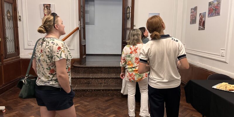 «Mujeres Del Mundo», Una Muestra Fotográfica Que Cuenta La Historia De Las Mujeres Migrantes