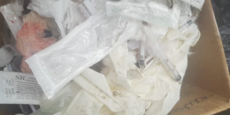 Clausuran Una Veterinaria Por Arrojar Residuos Patógenos En Contenedores Públicos