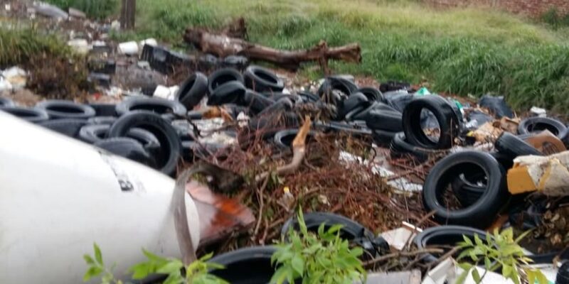 Por Arrojo Indebido De Residuos, Clausuran Una Mueblería De Alta Córdoba Y Una Gomería En Villa Revol