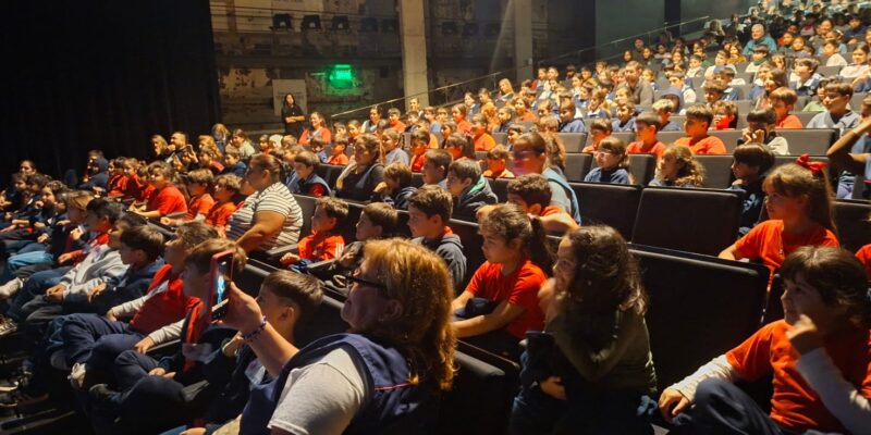Estudiantes De Escuelas Municipales Aprenderán Con Conciertos Didácticos En El Teatro Comedia