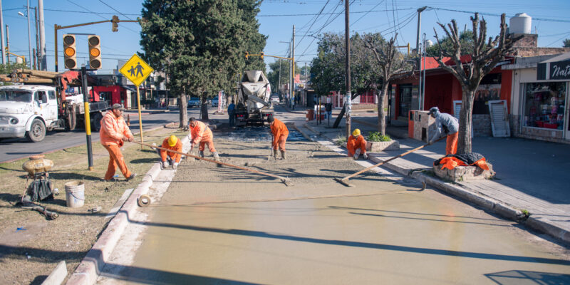 Reparan Con Hormigón La Avenida Alfonsina Storni En Barrio Parque Liceo