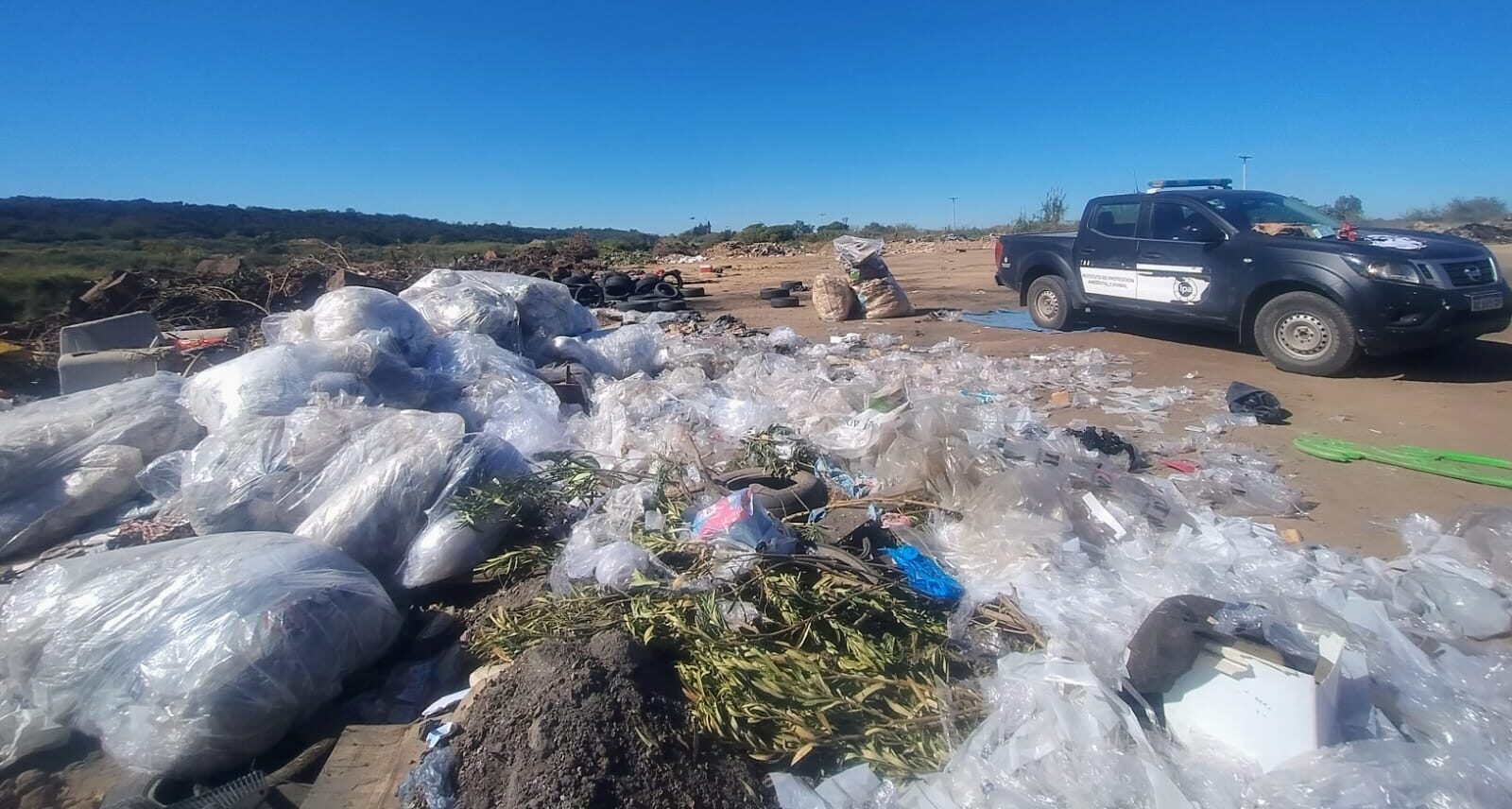 Ferretería de Malvinas Argentinas arrojó residuos en un microbasural de ...