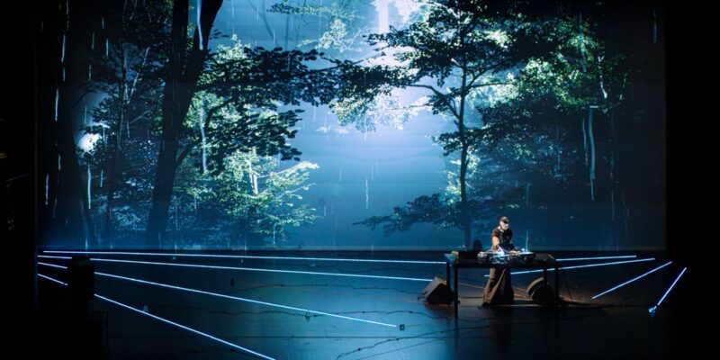 “Ars Natura”: Música Electrónica, Visuales 3D Y Ciencia Ficción En El Teatro Comedia