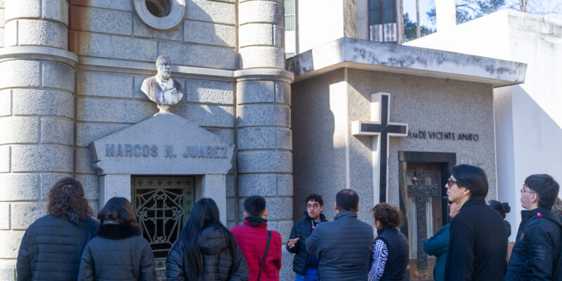 Dos Propuestas Para Conocer El Cementerio San Jerónimo Desde Una Mirada Artística Y Arquitectónica