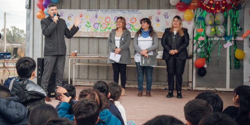 La Comunidad Educativa De La Escuela Municipal Papa Francisco Celebró Su Primer Aniversario