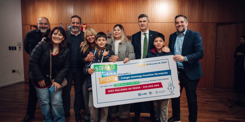 “Separar Tiene Premio”: 41 Escuelas De La Ciudad Recuperaron Más De 3.400 Contenedores De Residuos Reciclables