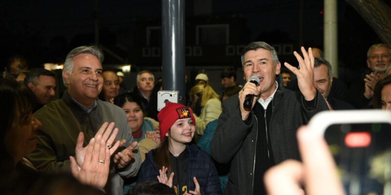 Passerini Y Llaryora Inauguraron La Puesta En Valor De La Plaza De Parque Latino