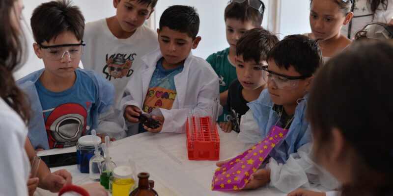 Robótica, Programación, Ciencia, Cine, Cerámica, Fútbol, Circo Y Mucho Más En Los Parques Educativos Y Centros De Encuentro Barrial