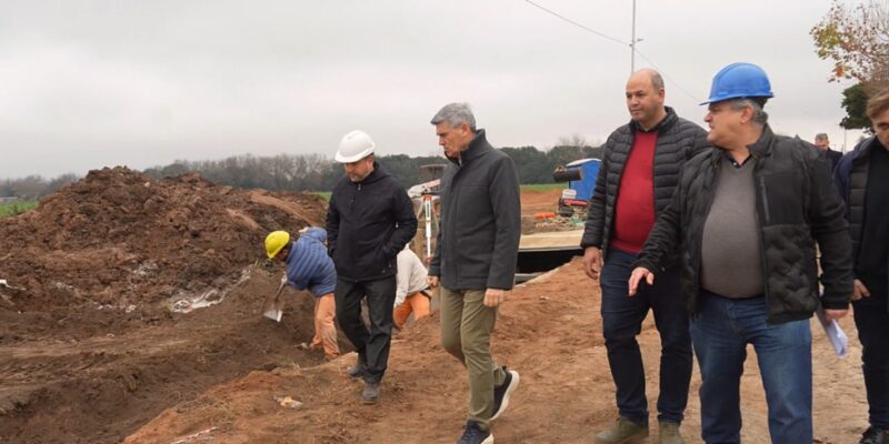 Agua Potable: Passerini Recorrió Las Obras De Nexo Que Fortalecerán La Red En El Sur De La Ciudad
