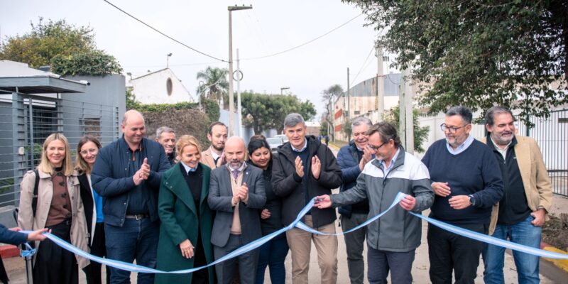 Obras De Gestión Mixta: Passerini Inauguró La Pavimentación De Calle Lola Mora Junto A La Empresa Rubol Sacif