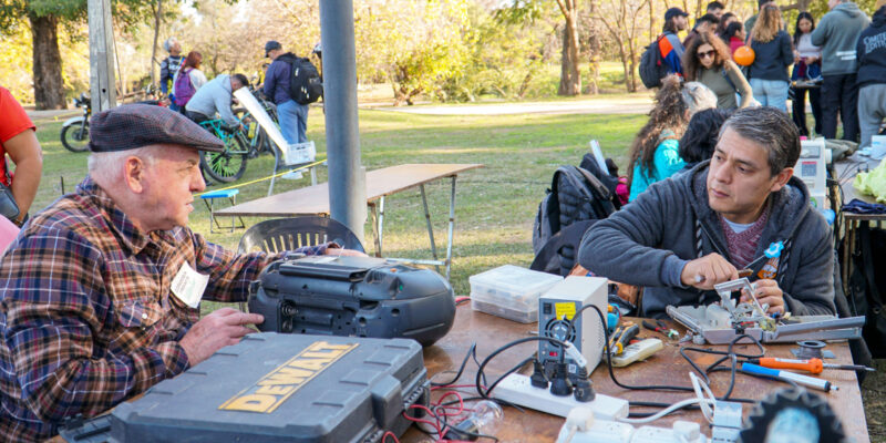 La Universidad Libre Del Ambiente Lanza Un Curso Para Aprender A Reparar Pequeños Electrodomésticos