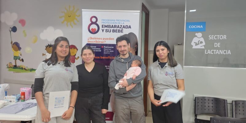 Semana Mundial De La Lactancia Materna: El Registro Civil Central Recibe Al Programa Provincial De Protección De La Embarazada Y Su Bebé