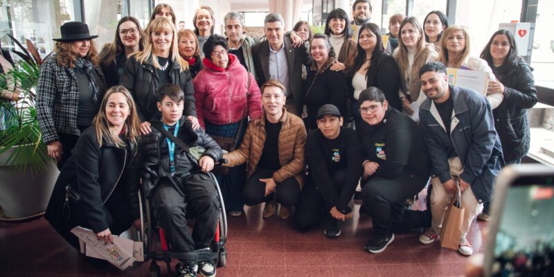 Passerini Participó De La Inauguración De La Exposición Fotográfica “Miradas De Inclusión» En El Palacio Municipal