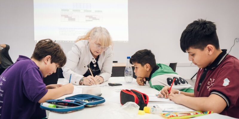 Después Del Timbre, Estudiantes Municipales Eligen Seguir Aprendiendo Matemática