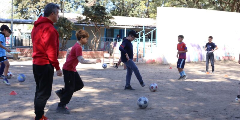 “Te Acompaño”: Más De 550 Alumnos De Escuelas Municipales Participan De Un Programa De Fútbol Mixto Y Jornadas Deportivas