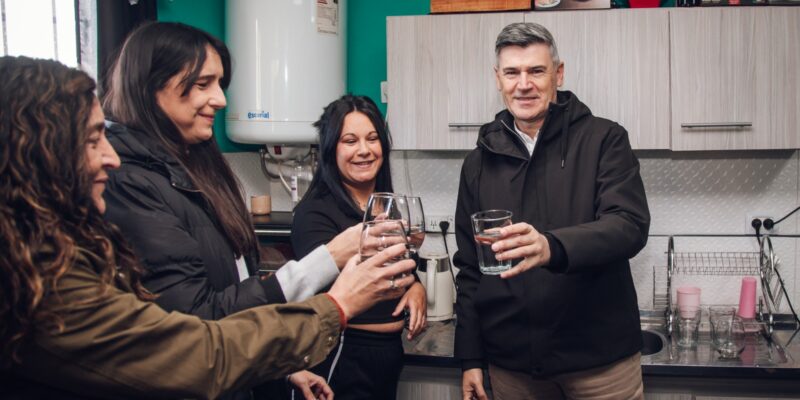 Toma Cabildo II: Passerini Inauguró Las Obras De Agua Potable Que Abastecen A 298 Vecinos Del Sector
