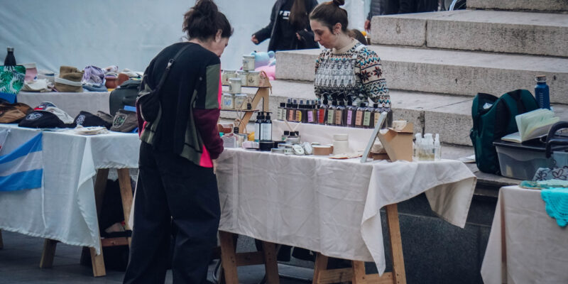 Día De La Madre: Diseño Local Y Regalos Circulares En El Parque Sarmiento