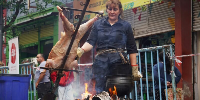 Mercado Norte: Nueve Equipos Compiten Por La Corona De La Mejor Pareja De Mujeres Asadoras