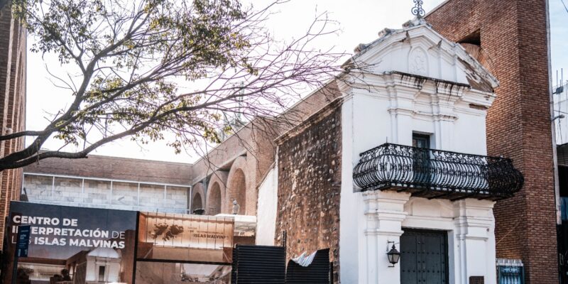 Una Joya Colonial En El Corazón De La Ciudad: La Historia Y Restauración De La Capilla Del Obispo Mercadillo