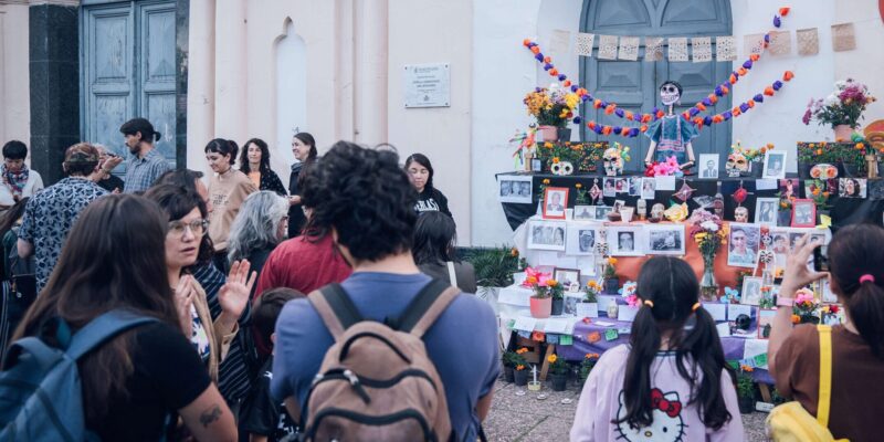 Los Cementerios Municipales Conmemoran El Día De Muertos
